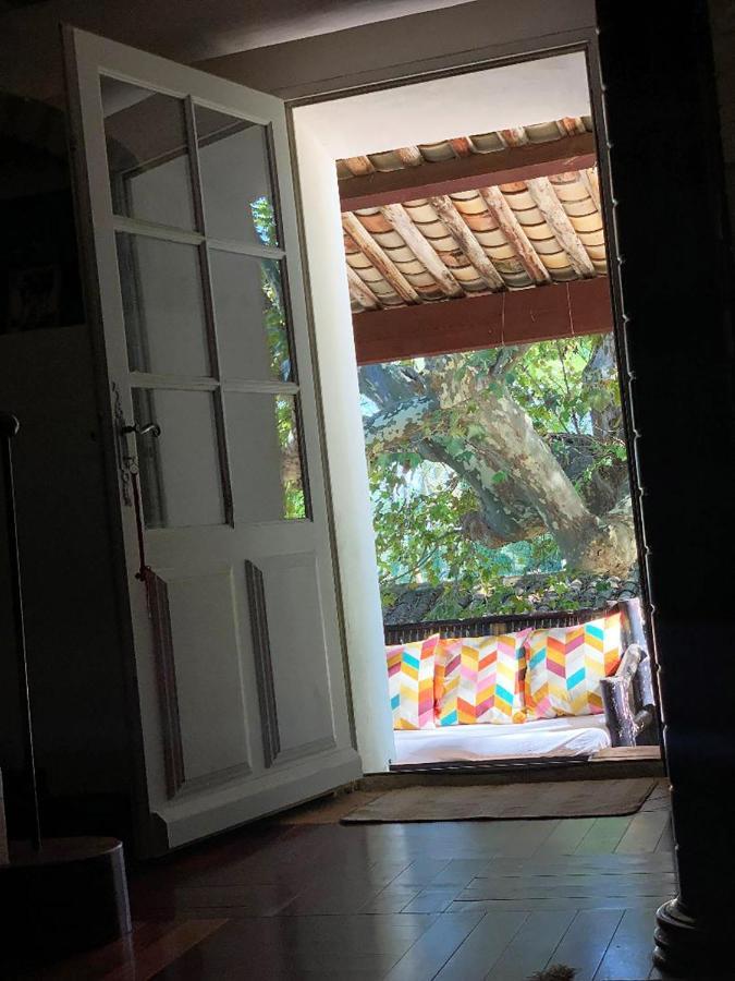 Maison D'Hotes, Superbe Et Spacieuse ,Dans Un Cadre Charmant Calme Et Verdoyant Pernes-les-Fontaines Ngoại thất bức ảnh