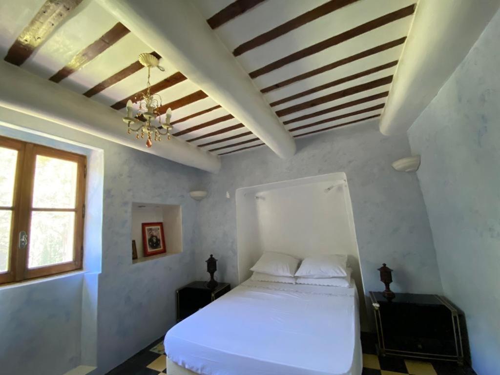Maison D'Hotes, Superbe Et Spacieuse ,Dans Un Cadre Charmant Calme Et Verdoyant Pernes-les-Fontaines Ngoại thất bức ảnh